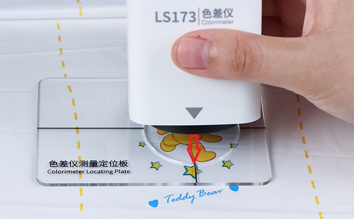 儀器放入定位孔 儀器放入定位孔