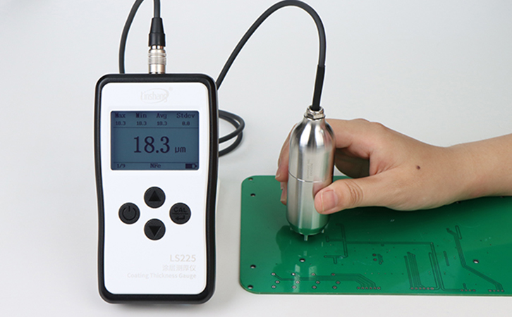 涂層測(cè)厚儀測(cè)量大塊PCB板 涂層測(cè)厚儀測(cè)量大塊PCB板